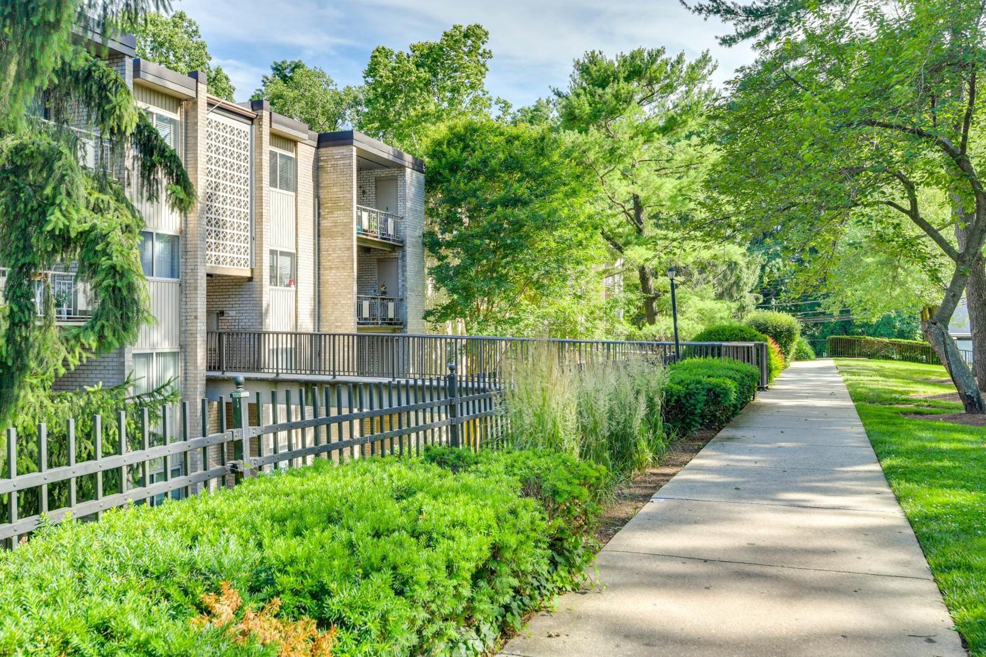 North Bethesda Apartment With Community Pool! Экстерьер фото